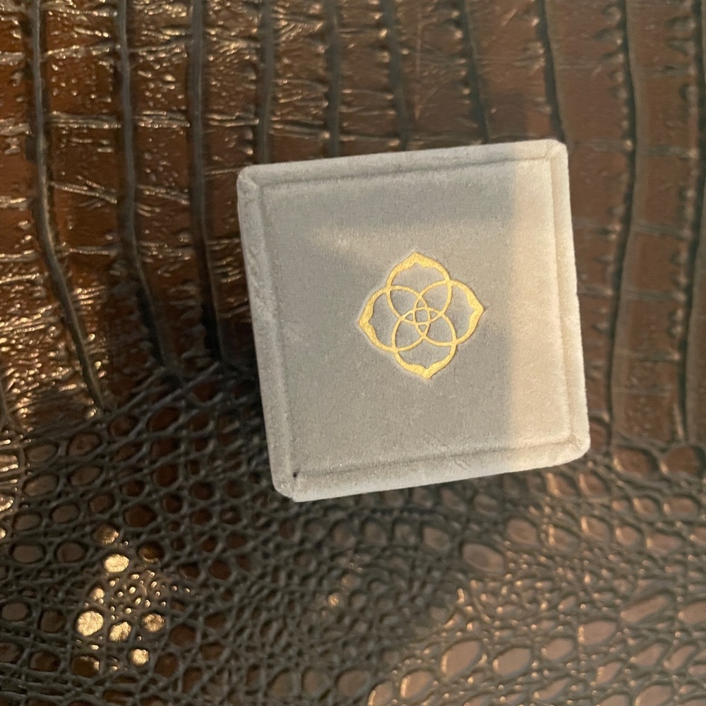 Kendra scott - new Jewelry Box